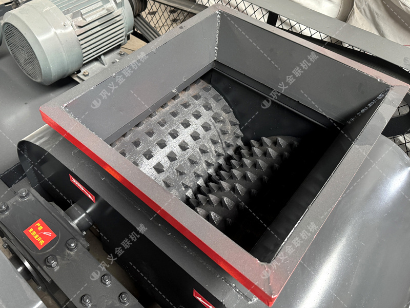 采購雙齒輥破碎機(jī)必問的7個問題！少問一個都可能被坑？